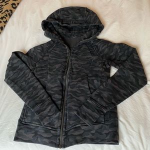 Lululemon sweatshirt